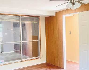 6406 Bayou Crest Drive - Photo Thumbnail 14