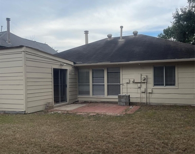 6406 Bayou Crest Drive - Photo Thumbnail 15