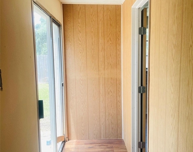 6406 Bayou Crest Drive - Photo Thumbnail 11