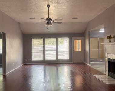 6406 Bayou Crest Drive - Photo Thumbnail 8