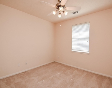 10727 Gilford Crest Drive - Photo Thumbnail 24
