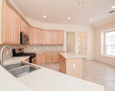 10727 Gilford Crest Drive - Photo Thumbnail 19