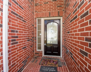 10727 Gilford Crest Drive - Photo Thumbnail 2