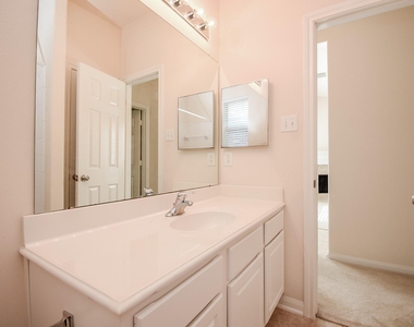 10727 Gilford Crest Drive - Photo Thumbnail 45