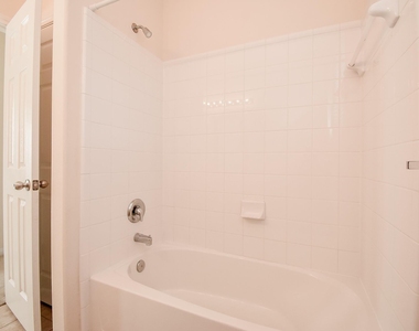 10727 Gilford Crest Drive - Photo Thumbnail 46