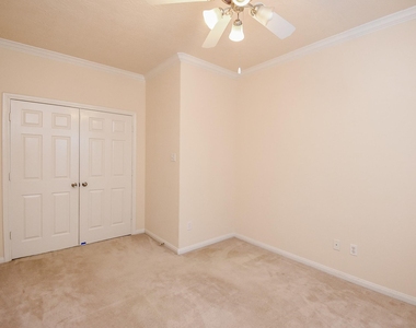 10727 Gilford Crest Drive - Photo Thumbnail 30