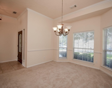 10727 Gilford Crest Drive - Photo Thumbnail 9