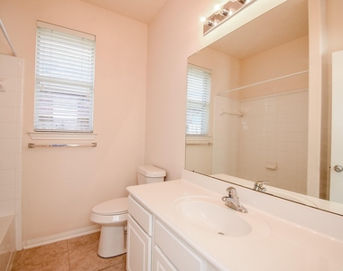 10727 Gilford Crest Drive - Photo Thumbnail 43
