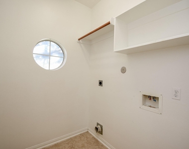 10727 Gilford Crest Drive - Photo Thumbnail 14