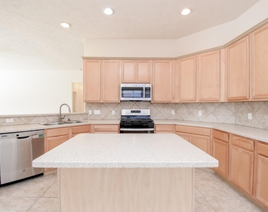 10727 Gilford Crest Drive - Photo Thumbnail 23