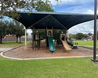 10727 Gilford Crest Drive - Photo Thumbnail 35