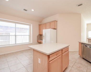 10727 Gilford Crest Drive - Photo Thumbnail 21