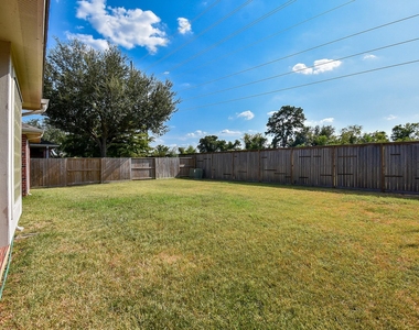 10727 Gilford Crest Drive - Photo Thumbnail 35