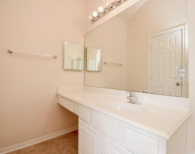 10727 Gilford Crest Drive - Photo Thumbnail 23
