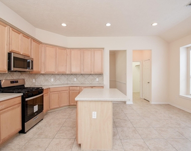 10727 Gilford Crest Drive - Photo Thumbnail 20