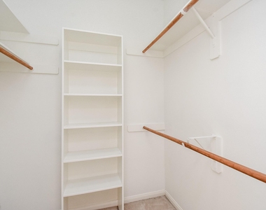10727 Gilford Crest Drive - Photo Thumbnail 20