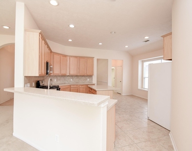 10727 Gilford Crest Drive - Photo Thumbnail 16