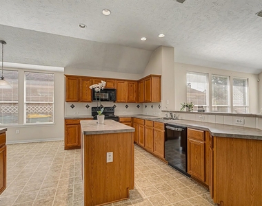 16011 Belleshire Glen Lane - Photo Thumbnail 7