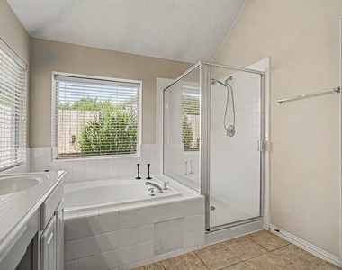 16011 Belleshire Glen Lane - Photo Thumbnail 18