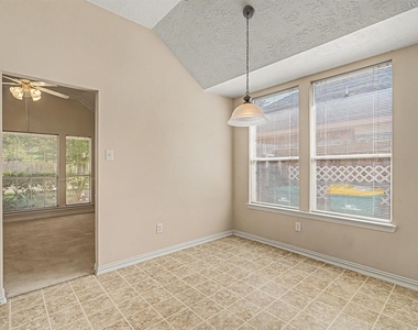 16011 Belleshire Glen Lane - Photo Thumbnail 11