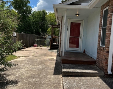 616-a Normal Park Drive - Photo Thumbnail 14