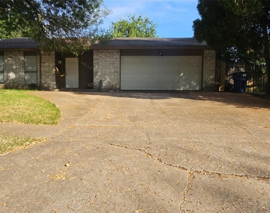 15303 Gran Vista Drive - Photo Thumbnail 1