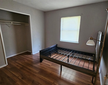15303 Gran Vista Drive - Photo Thumbnail 5