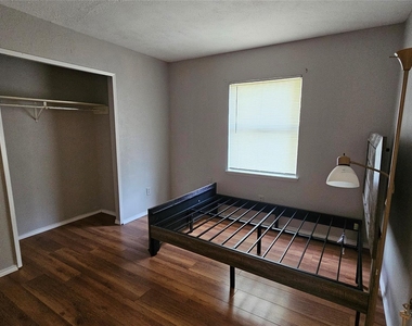 15303 Gran Vista Drive - Photo Thumbnail 6