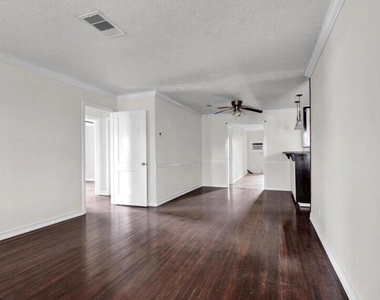 6009 Maple Street - Photo Thumbnail 10