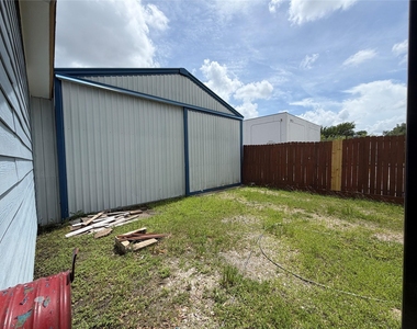 6009 Maple Street - Photo Thumbnail 15