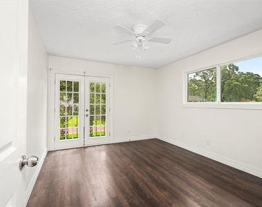 560 Landfall Lane - Photo Thumbnail 33