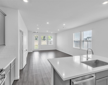 7734 Primrose Myrtle Lane - Photo Thumbnail 16
