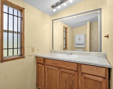1001 County Line Road B Road - Photo Thumbnail 12