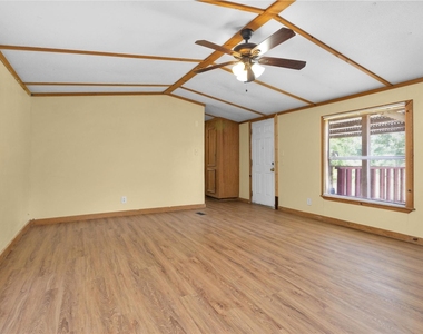 1001 County Line Road B Road - Photo Thumbnail 14