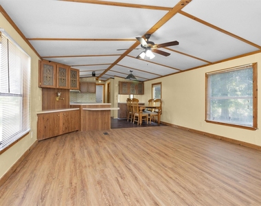 1001 County Line Road B Road - Photo Thumbnail 1
