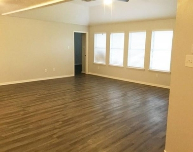 3506 Pine Tree Drive - Photo Thumbnail 8
