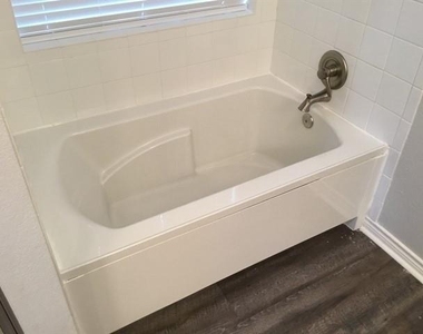 3506 Pine Tree Drive - Photo Thumbnail 11