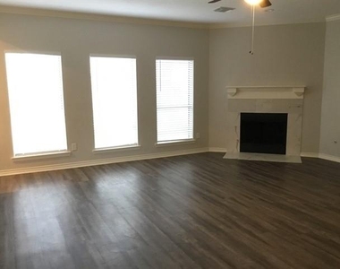 3506 Pine Tree Drive - Photo Thumbnail 3
