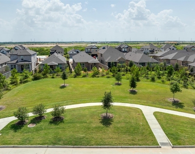 12534 Nueces River Drive - Photo Thumbnail 35