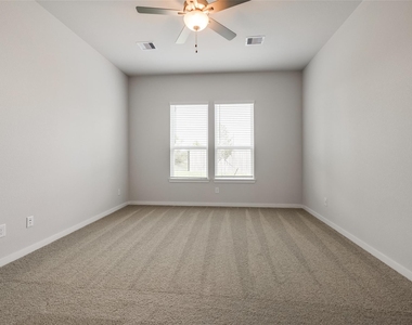 12534 Nueces River Drive - Photo Thumbnail 17