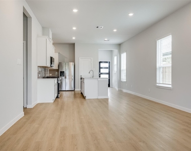 12534 Nueces River Drive - Photo Thumbnail 15