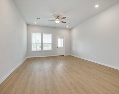 12534 Nueces River Drive - Photo Thumbnail 14