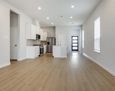 12534 Nueces River Drive - Photo Thumbnail 16