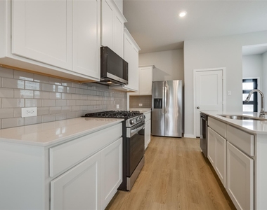 12534 Nueces River Drive - Photo Thumbnail 9