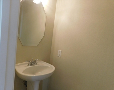 2511 Sunlight Lane - Photo Thumbnail 8