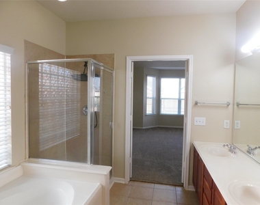 2511 Sunlight Lane - Photo Thumbnail 13