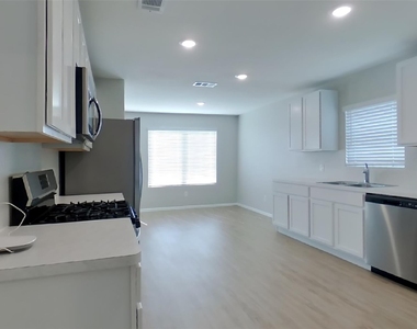 18613 Rosehill Prairie Drive - Photo Thumbnail 8