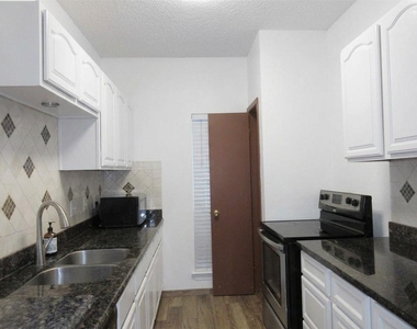 2300 Augusta Drive - Photo Thumbnail 3