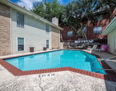 2300 Augusta Drive - Photo Thumbnail 9