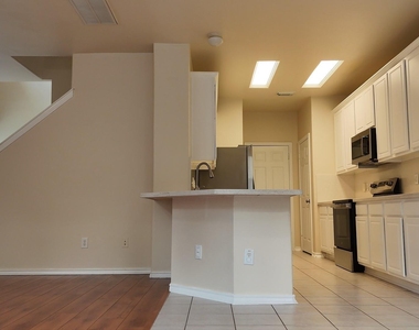39 S Camellia Grove Circle - Photo Thumbnail 13